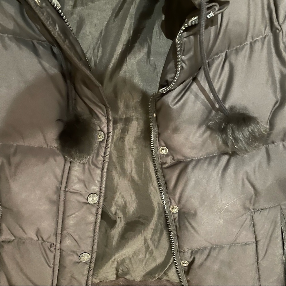 2000s Black Juicy Couture Puffer Jacket with Pom Poms - Picture 5 of 5